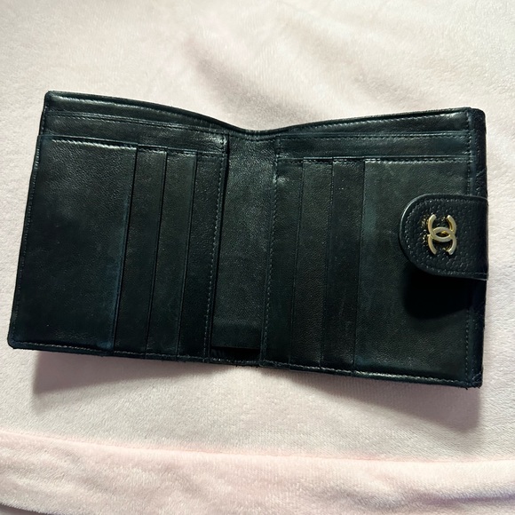 CHANEL - Vintage Noir/Black Caviar Leather Wallet - Picture 13 of 16